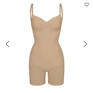 SKIMS Seamless Sculpt Bodysuit Size Large